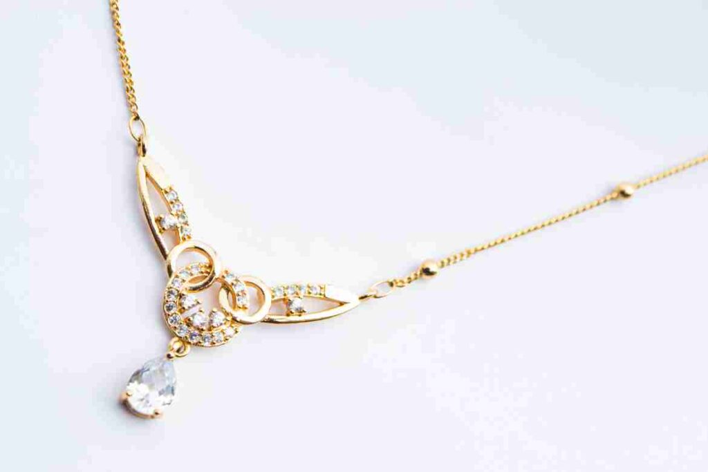 Affordability and Accessibility in Necklace Fashion